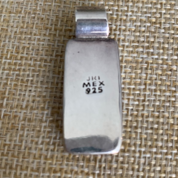 Red stone set in sterling bezel. Sterling chain included. - Picture 9 of 10